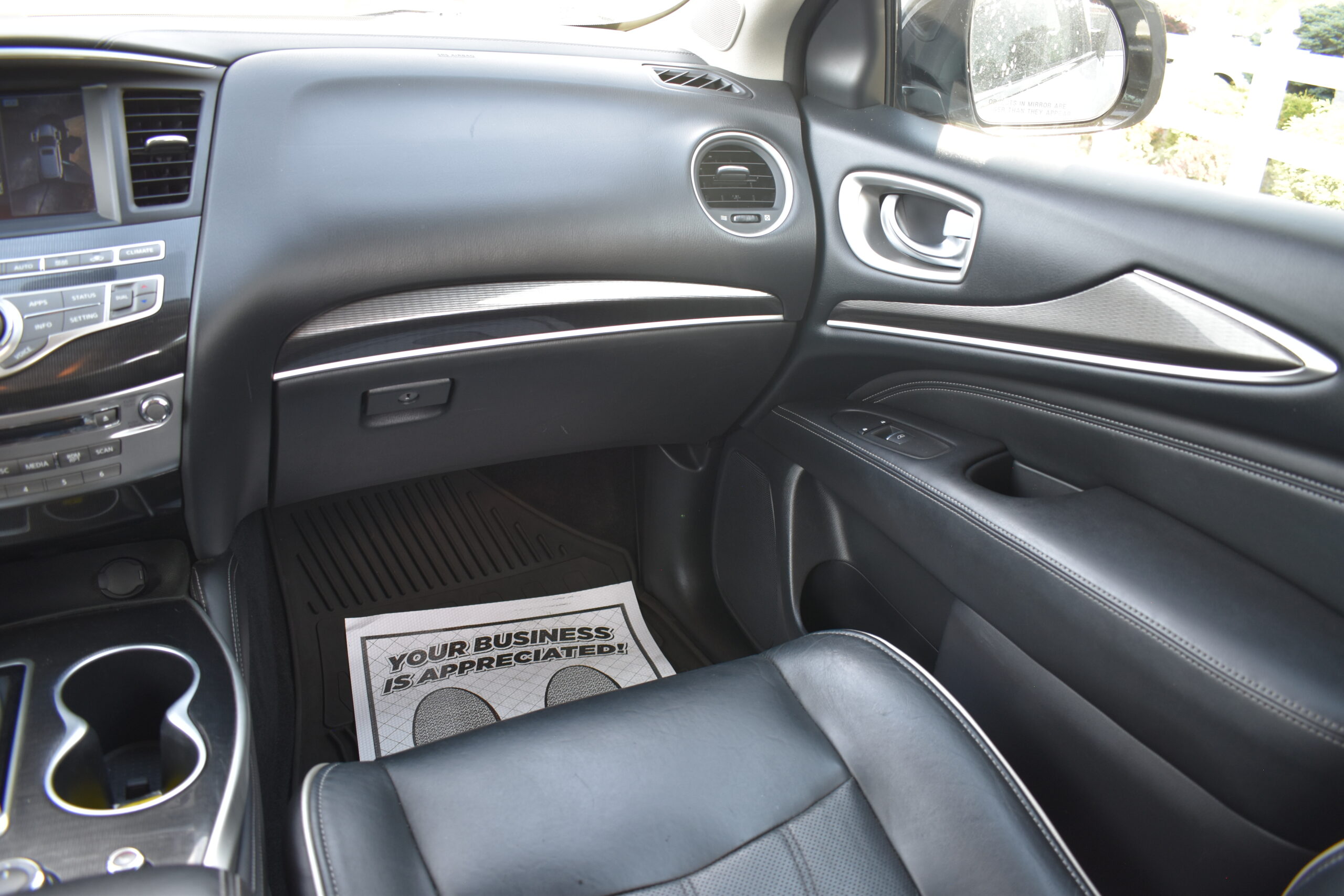 
								Infiniti QX60 2017 full									